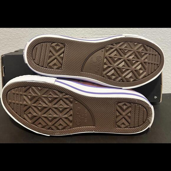 New Converse Youth Size 2.5 Coral/Purple/White - Picture 4 of 5